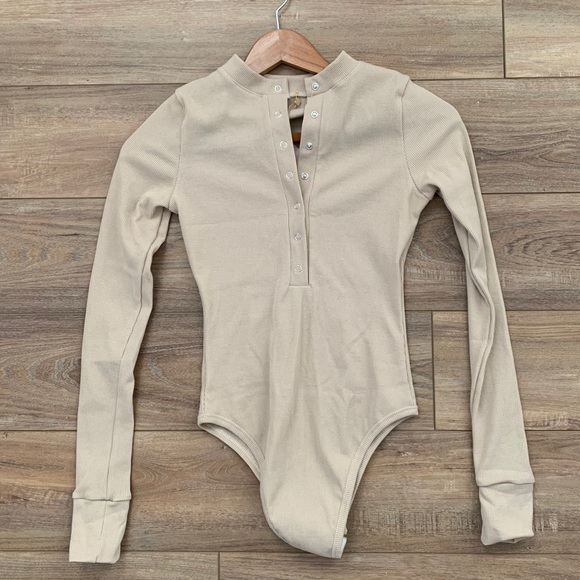Sold out but restocking soon Long Sleeve Snap Button Bodysuit - Picture 5 of 6